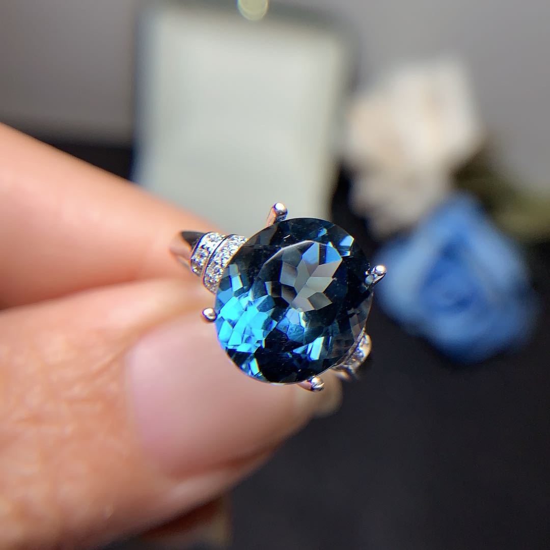 London Blue Topaz Ring Dark Blue Noble 925 Silver Inlaid