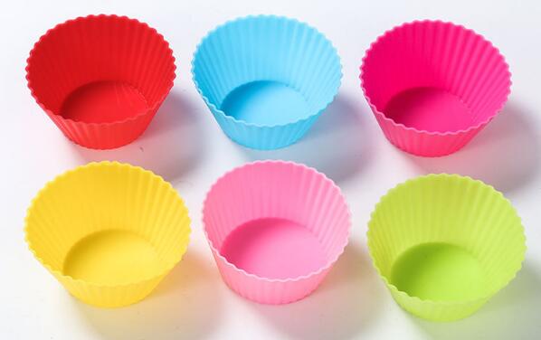 Nonstick Reusable Silicone Cupcake Liners / Baking Cups - 12 Pieces - Minihomy