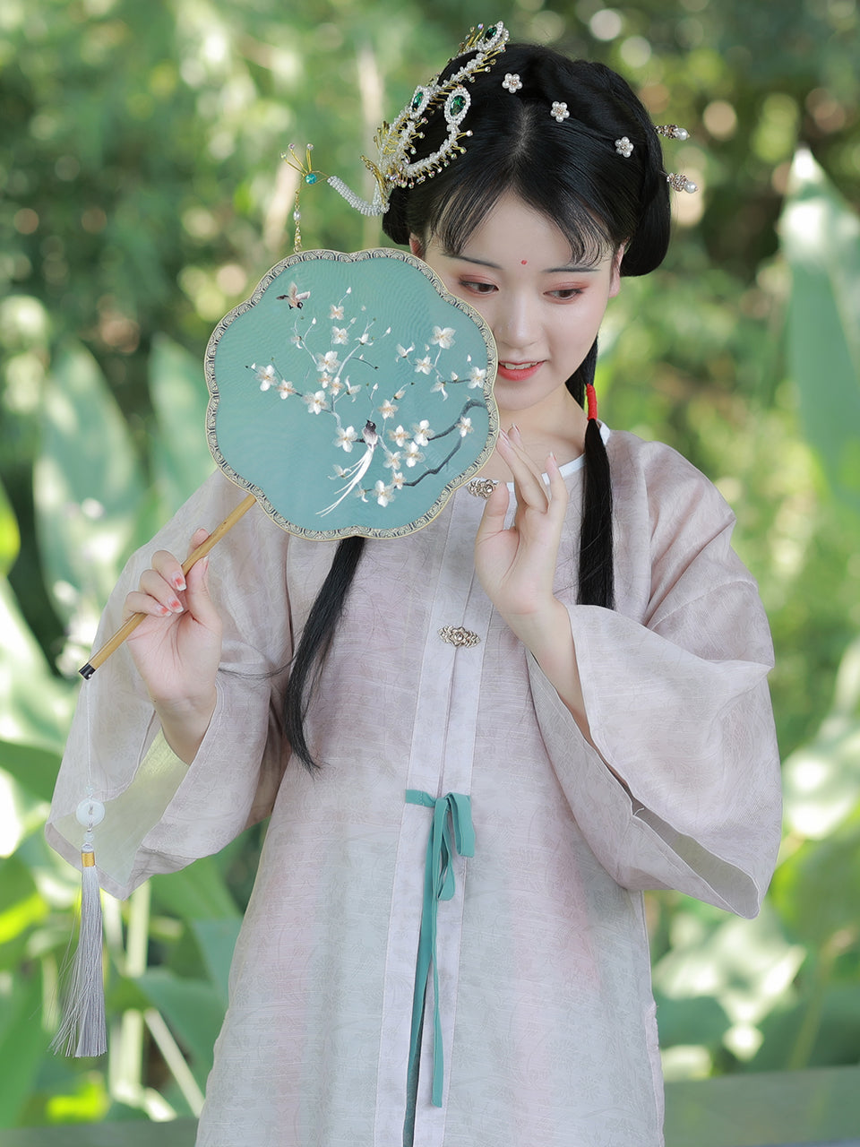 Fan Ancient Style Embroidery Handmade Su Embroidery Ancient Hanfu Palace Fan - Minihomy