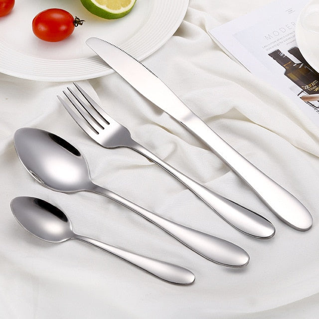 Four-piece portable cutlery set