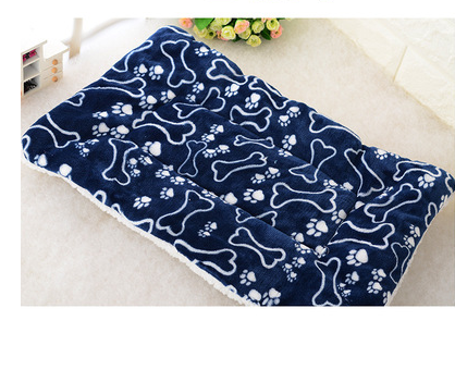 Flannel Material Thick Pet Blanket