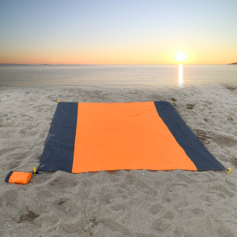 Outdoor Camping Waterproof And Convenient Foldable Two-color Picnic Mat