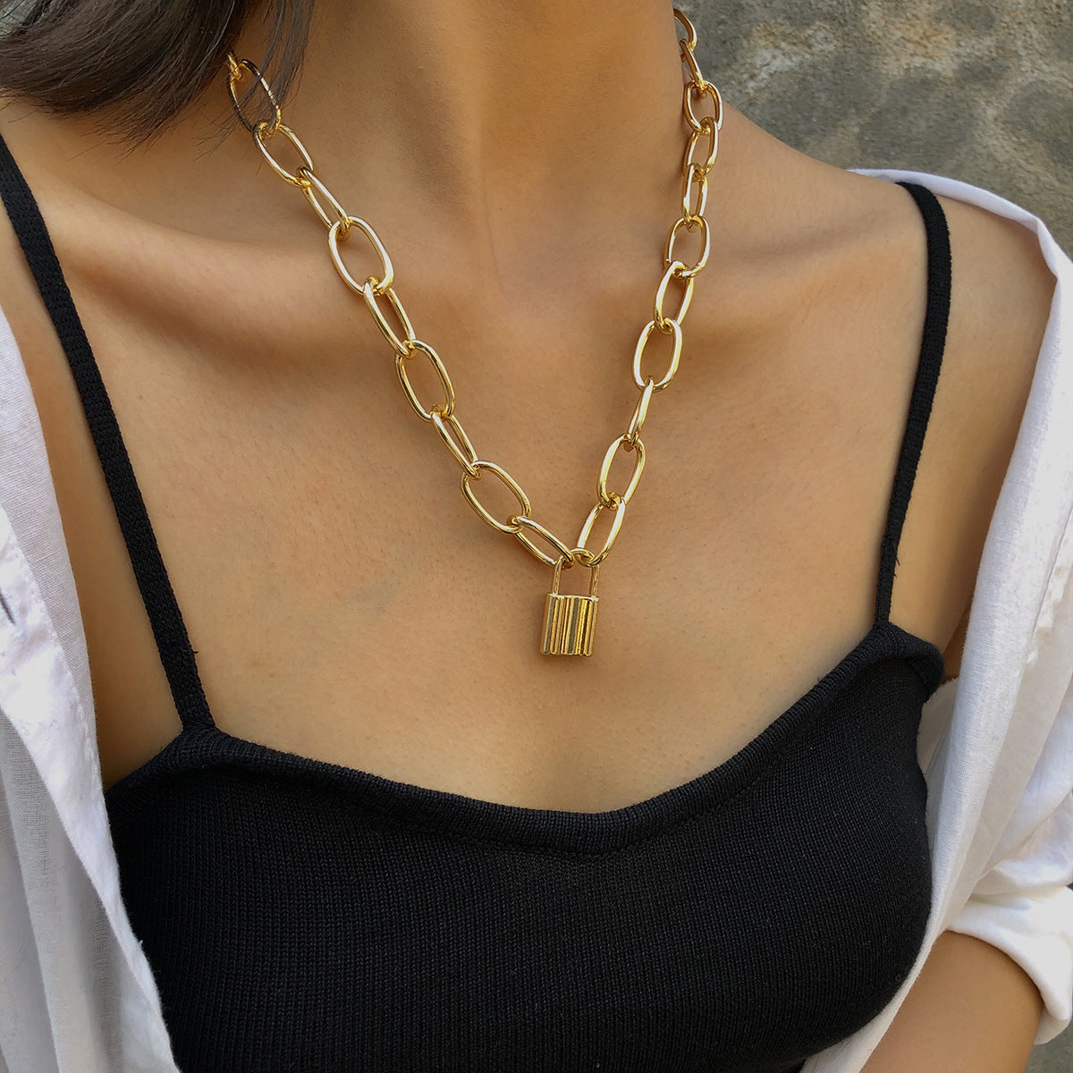 Personality Retro Geometric Ladies Necklace Sweater Chain Simple Lock Shape Wild Temperament Clavicle Chain - Minihomy